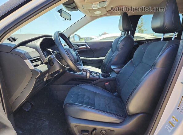 JA4J3VA84RZ039982 2024 MITSUBISHI OUTLANDER Белый Вид салона спереди