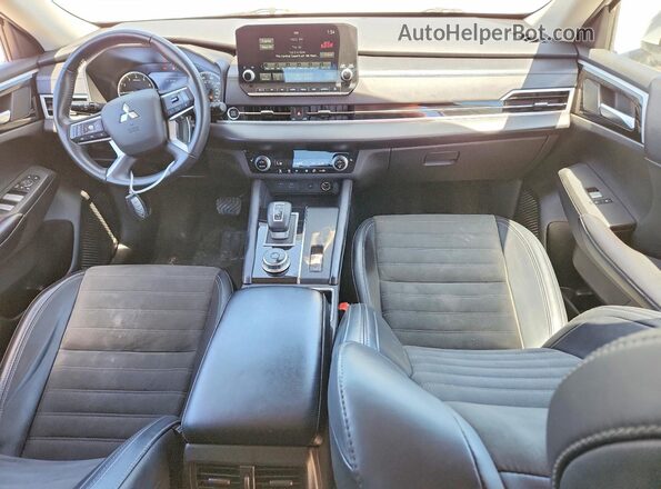 JA4J3VA84RZ039982 2024 MITSUBISHI OUTLANDER Белый Вид панели приборов