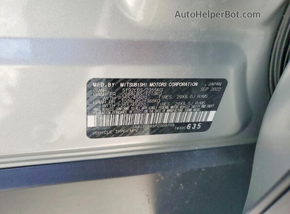 JA4J3VA85PZ009709 2023 MITSUBISHI OUTLANDER Silver Widok naklejki z numerem VIN