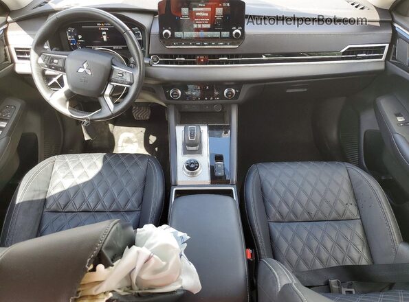 JA4J3VA85PZ009709 2023 MITSUBISHI OUTLANDER Silver Widok deski rozdzielczej
