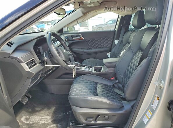 JA4J3VA85PZ009709 2023 MITSUBISHI OUTLANDER Silver Widok wnętrza z przodu