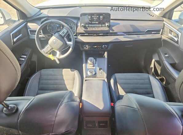 JA4J3VA85RZ088060 2024 MITSUBISHI OUTLANDER White Առջևի վահանակի տեսք