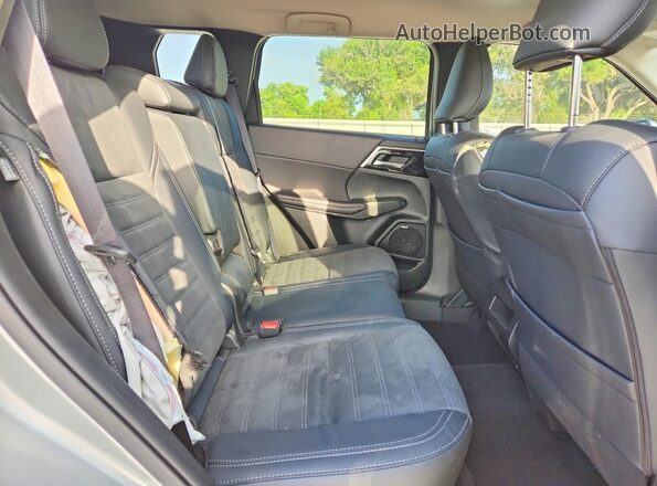 JA4J3VAB4TZ008573 2026 MITSUBISHI OUTLANDER Silver უკანა სავარძლების ხედი