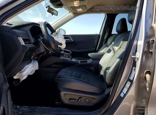 JA4J4UA84PZ057239 2023 MITSUBISHI OUTLANDER Silver Front interior view