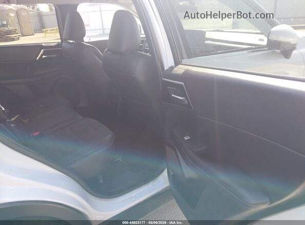 JA4J4VA82RZ033269 2024 MITSUBISHI OUTLANDER White Widok naklejki z numerem VIN