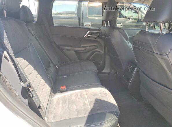 JA4J4VA84RZ024461 2024 MITSUBISHI OUTLANDER Silver Rear interior view
