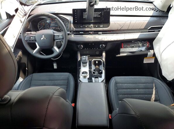 JA4J4VAB2TZ043187 2026 MITSUBISHI OUTLANDER Черный Вид панели приборов