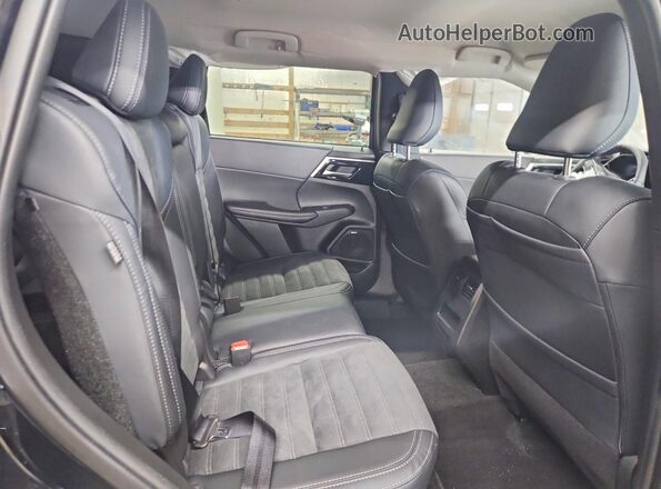 JA4J4VAB5TZ047394 2026 MITSUBISHI OUTLANDER Black Rear interior view