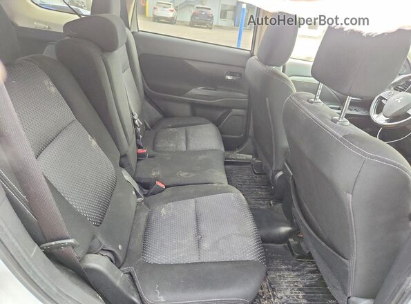 JA4JZ3AX1JZ604039 2018 MITSUBISHI OUTLANDER White Rear seats view