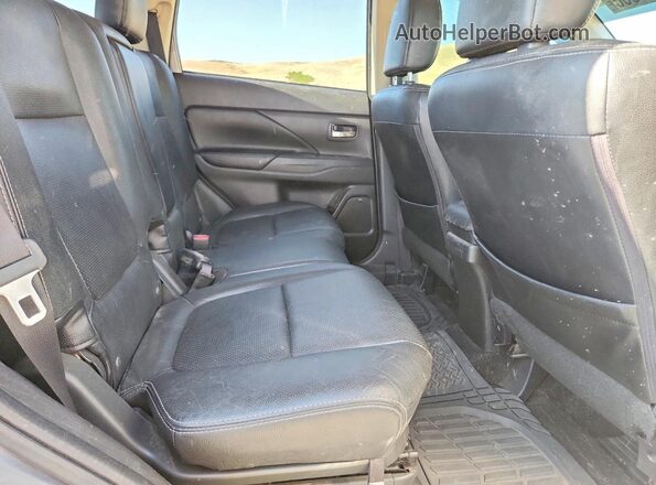 JA4JZ4AX6GZ010271 2016 MITSUBISHI OUTLANDER Gray Widok wnętrza z tyłu