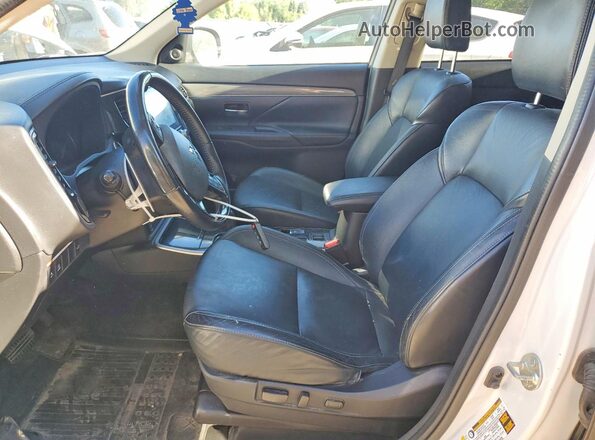 JA4JZ4AX7LZ609884 2020 MITSUBISHI OUTLANDER White Vista interior delantera