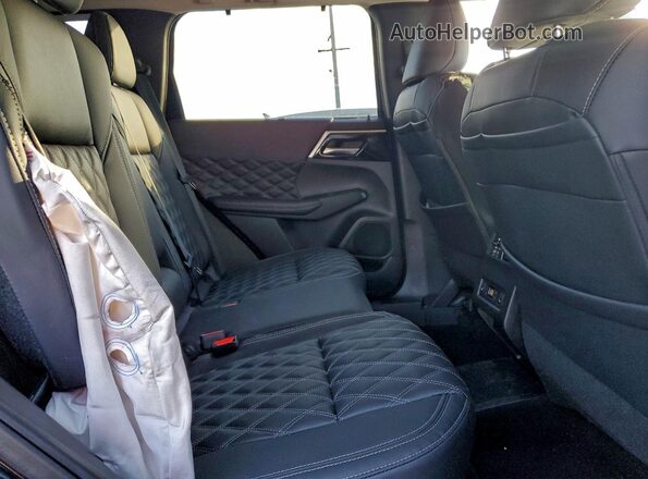 JA4T5WA9XRZ013310 2024 MITSUBISHI OUTLANDER Black Widok wnętrza z tyłu