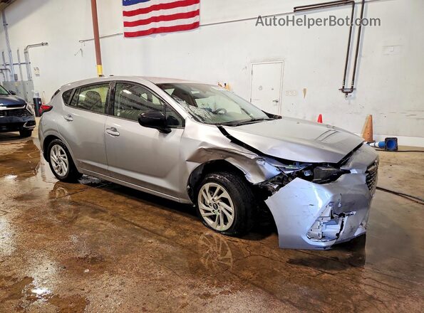 JF1GUABC2S8289179 2025 SUBARU IMPREZA Серебряный Передняя правая четверть