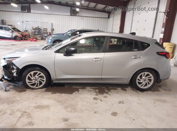 JF1GUABCXR8880967 2024 SUBARU IMPREZA Silver Widok wnętrza z tyłu