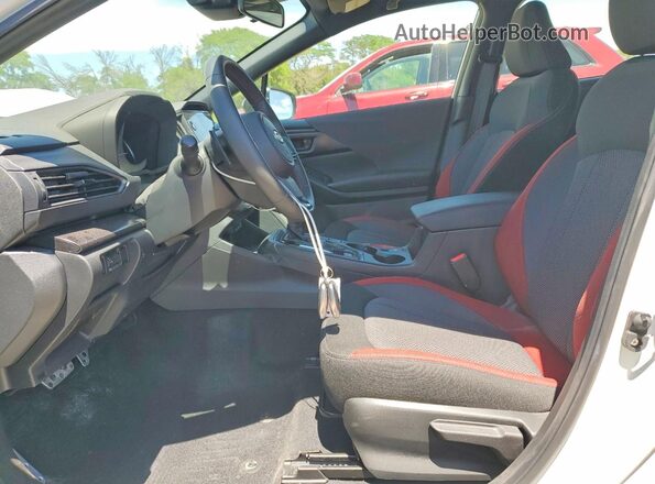 JF1GUHHC4R8899188 2024 SUBARU IMPREZA White Widok wnętrza z przodu