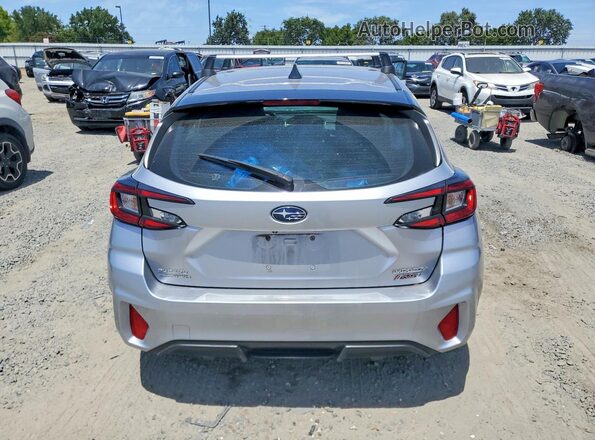JF1GUHJCXR8243751 2024 SUBARU IMPREZA Серебряный Вид сзади