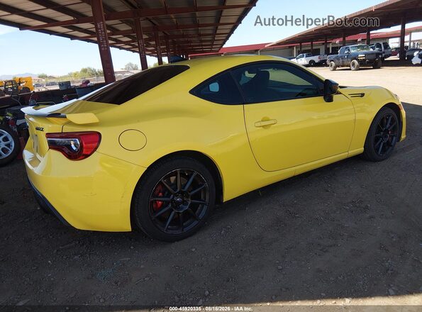 JF1ZCAC12H9602033 2017 SUBARU BRZ Желтый Задняя правая четверть