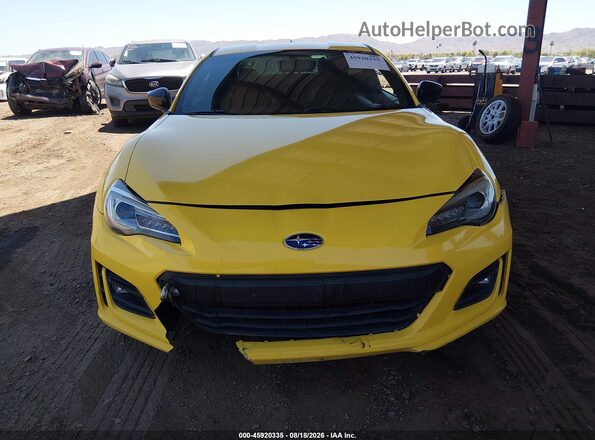 JF1ZCAC12H9602033 2017 SUBARU BRZ Желтый Вид щитка приборов