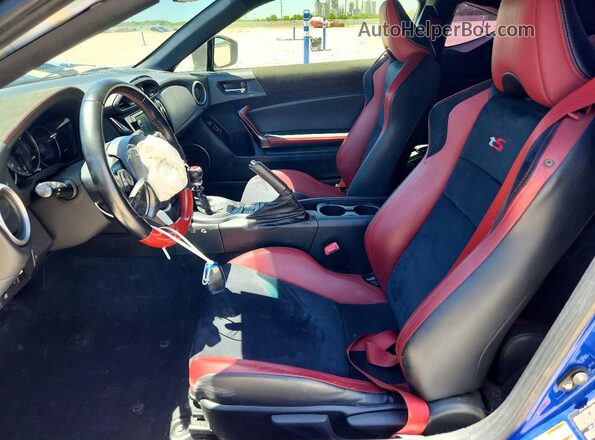 JF1ZCAD15J9600944 2018 SUBARU BRZ Blue Front interior view