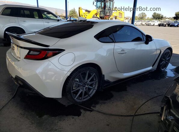 JF1ZDBE11R9701072 2024 SUBARU BRZ Белый Задняя правая четверть