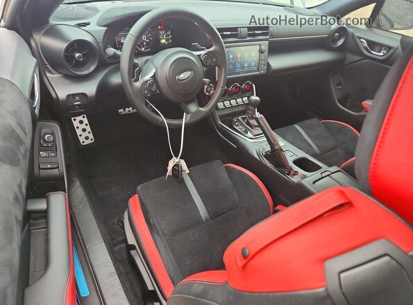 JF1ZDBE18T8700675 2026 SUBARU BRZ Blue Вид панелі приладів