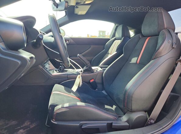 JF1ZDBE19R9702373 2024 SUBARU BRZ Blue წინა სალონის ხედი