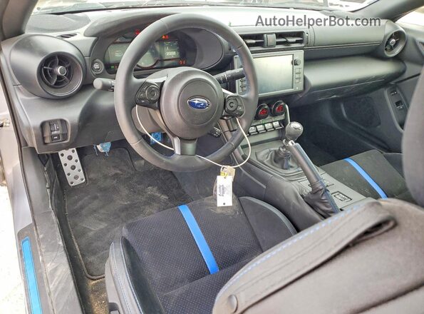 JF1ZDBS14S9702808 2025 SUBARU BRZ Silver Widok deski rozdzielczej