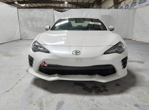 JF1ZNAA11K8701596 2019 TOYOTA 86 White Vista interior de 360 grados