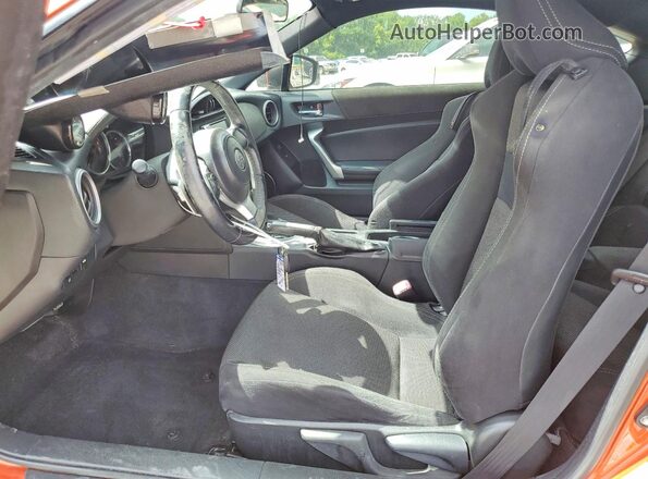 JF1ZNAA13H8701639 2017 TOYOTA 86 Orange Вид салону спереду