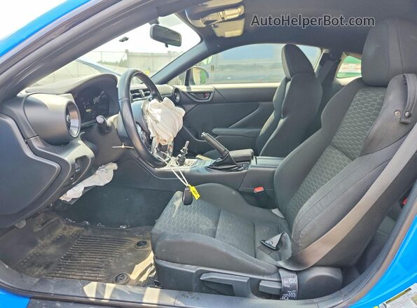 JF1ZNBB14P9754217 2023 TOYOTA GR86 Blue წინა სალონის ხედი