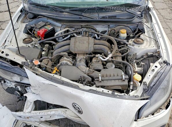 JF1ZNBC13N8752587 2022 TOYOTA GR86 White უკანა სალონის ხედი