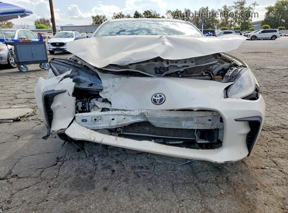 JF1ZNBC13N8752587 2022 TOYOTA GR86 White წინა ხედი