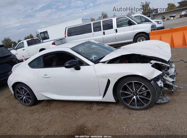 JF1ZNBC15P8762752 2023 TOYOTA GR86 White Vista interior de 360 grados