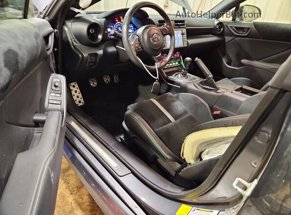 JF1ZNBE14P9763379 2023 TOYOTA GR Серый Вид панели приборов