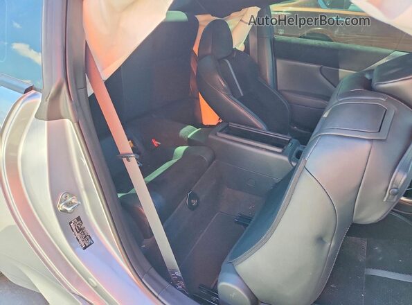 JF1ZNBE17S8754982 2025 TOYOTA GR Silver Widok tylnych siedzeń