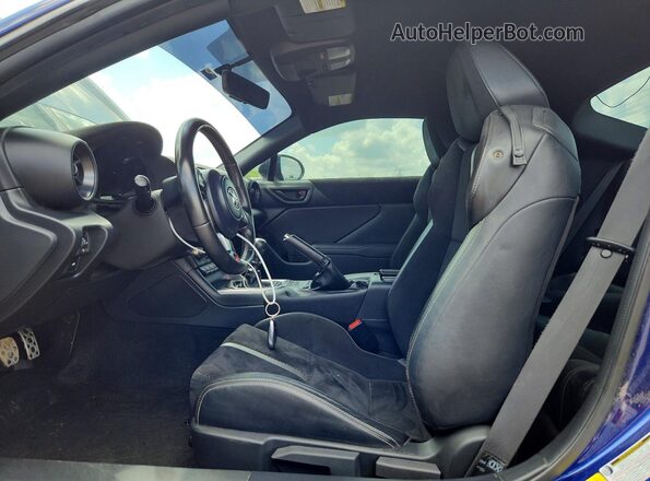 JF1ZNBE18N9752883 2022 TOYOTA GR Blue წინა სალონის ხედი