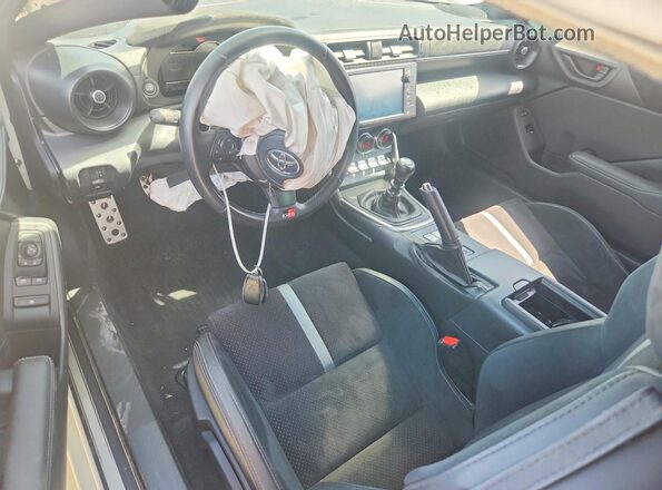 JF1ZNBE18R9754865 2024 TOYOTA GR White Առջևի վահանակի տեսք