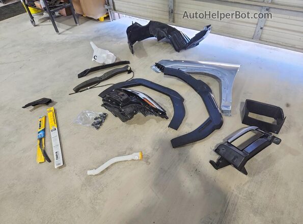 JF2BUPBDXTY546608 2026 SUBARU OUTBACK Silver Widok naklejki z numerem VIN