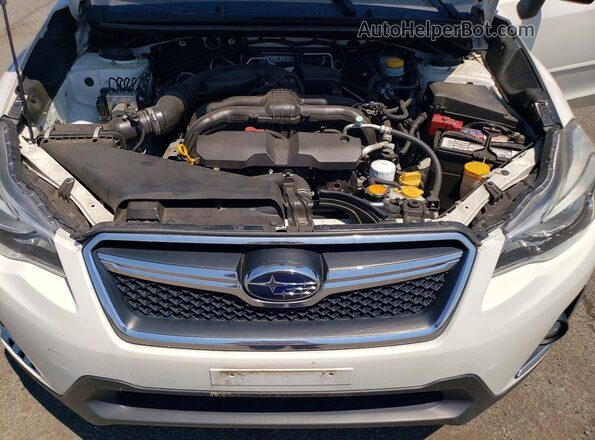 JF2GPABC2G8282243 2016 SUBARU CROSSTREK White Սալոնի հետևի տեսք