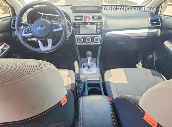 JF2GPABC2H8225588 2017 SUBARU CROSSTREK Белый Вид панели приборов