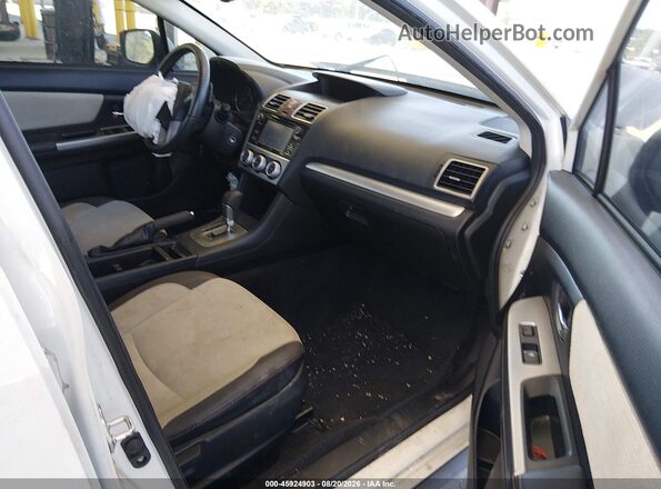 JF2GPABC4G8308681 2016 SUBARU CROSSTREK Beige Вид салону спереду