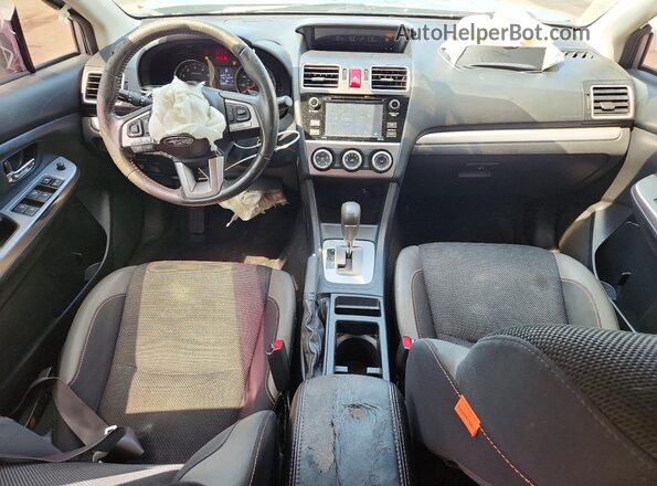 JF2GPABC6H8221639 2017 SUBARU CROSSTREK Silver Widok deski rozdzielczej