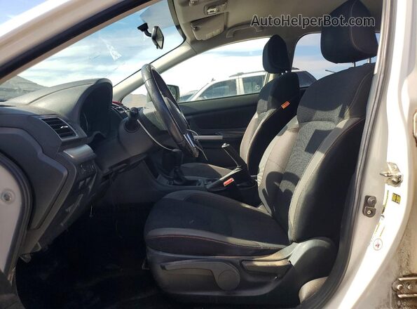 JF2GPABC8HG276986 2017 SUBARU CROSSTREK White წინა სალონის ხედი
