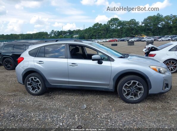 JF2GPABC9H8242811 2017 SUBARU CROSSTREK Gray Rear interior view