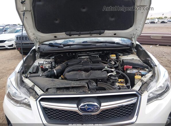 JF2GPADC0GH263624 2016 SUBARU CROSSTREK White Հետևի տեսք
