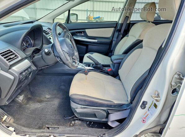 JF2GPADC0H8254830 2017 SUBARU CROSSTREK White წინა სალონის ხედი