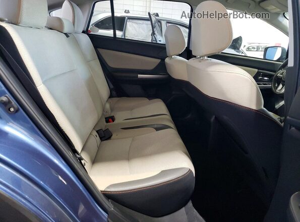 JF2GPADC1H8228169 2017 SUBARU CROSSTREK Blue Вид задньої частини салону