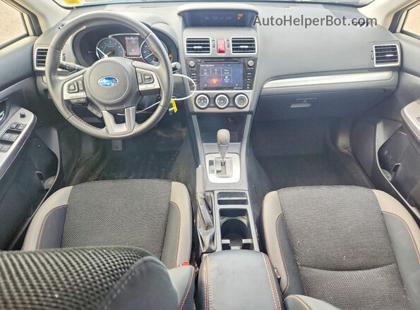 JF2GPADC8H8256387 2017 SUBARU CROSSTREK White Widok deski rozdzielczej