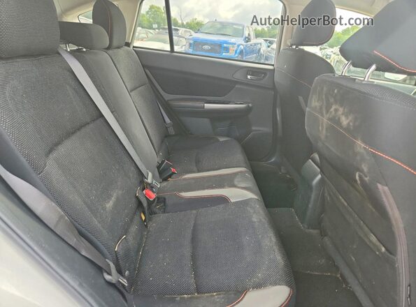 JF2GPADC8H8256387 2017 SUBARU CROSSTREK White Widok wnętrza z tyłu