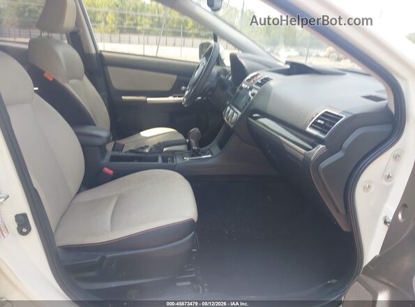 JF2GPAKC0GH304739 2016 SUBARU CROSSTREK White Вид салону спереду